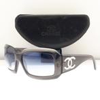 Chanel - Rectangle Grey with Mother of Pearl Chanel Logo, Bijoux, Sacs & Beauté